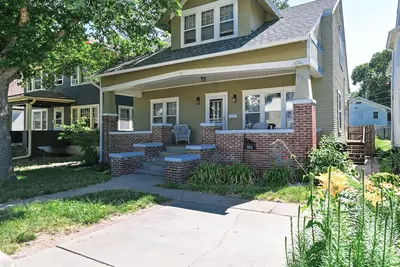 Image de Midtown Manor: Full Kitchen + A/C + Backyard + Washer & Dryer