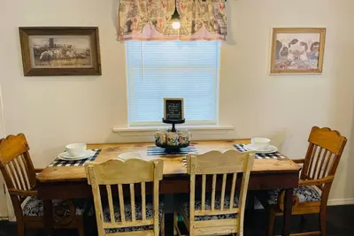 Image de Town & Country Cottage