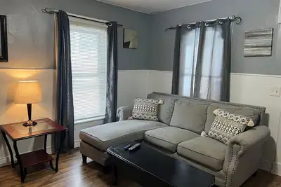 Clinton House, Charming Cape Cod home decorated with flair in downtown Oneonta