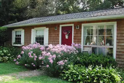 Image de Cottage House Convenient to all tournaments, great getaway, Foosball