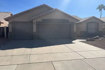 Image de Spacious 4 bedroom near State Farm Staduim