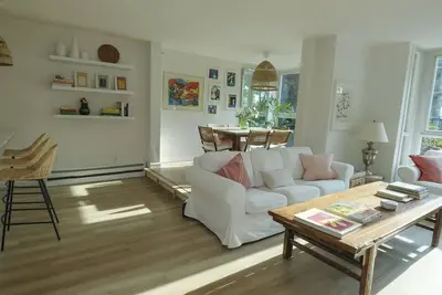 Image de Tranquil Oasis in Yaletown