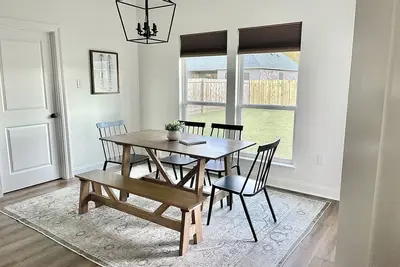 Image de New Home in Prime Location between Br & Nola (Pet-Friendly! )