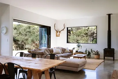 Image de Modern Raglan Hideaway