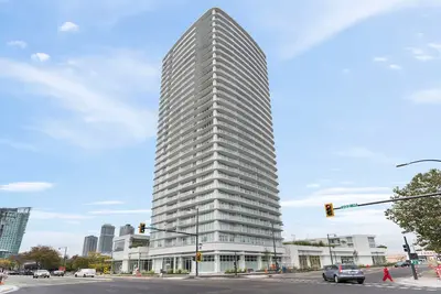 Image de Sub-Penthouse 2 bed 2 bath in Downtown Surrey