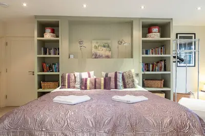 Image de Shutters - Lovely family home! , Shutters