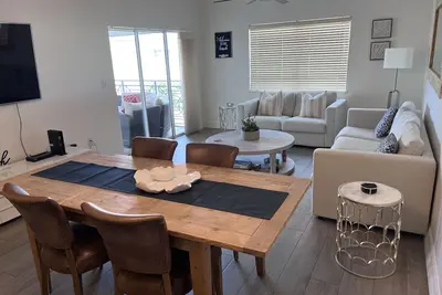 Image de November Sale! ! Regal Beach Condo#233, Seven Mile Beach Member Discounts