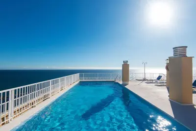 Image de Rentandhomes Beachfront Marbella Center