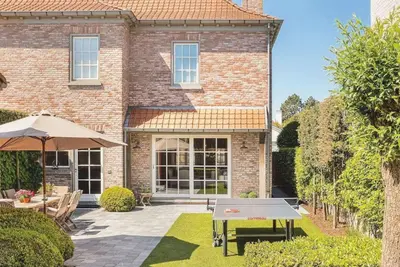 Image de Luxurious Town Villa With big Garden in old Knokke