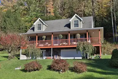 Image de Pagey's Place - Peaceful country setting, fire pit, Foosball, amazing views