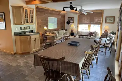 Image de Spruce Hill - Perfect for your team Large home sleeps 27, 1 mile to Cdp