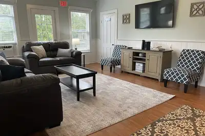 Image de The Phoenix Inn - Updated, 5 minutes to Dreams Park, fire pit