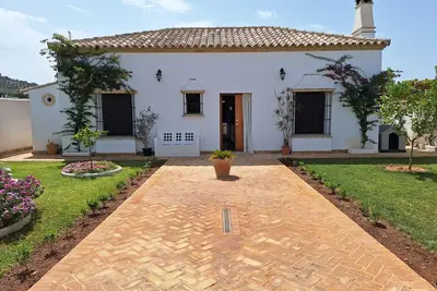 Image de Maison de vacances \"Jyv\" avec vue sur les montagnes, piscine et Wi-Fi.