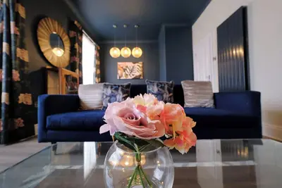 Image de Crows Nest - Large, modern apartment with stylish interior and free parking. We are happy to accept working guests, please enquire for pricing on longer stays.