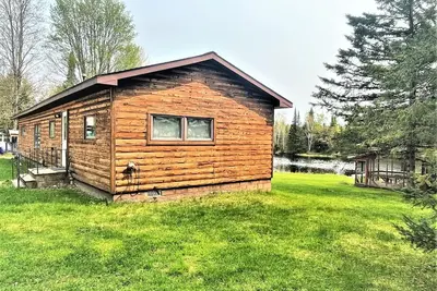 Image de Stone Mason`s Camp on the River | 3 Bed, 2 Bath