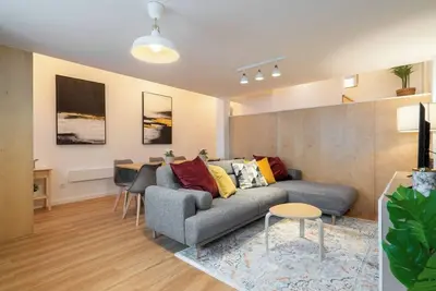 Image de Duplex w/ Terrace | Jardim do Morro by HostWise