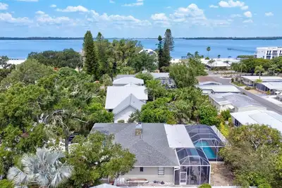 Image de 4br Coastal Haven | Private Pool Near Ami Beaches!