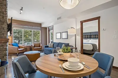 Image de Outdoor Pool & Hot Tub | King Bed | Walkout Patio