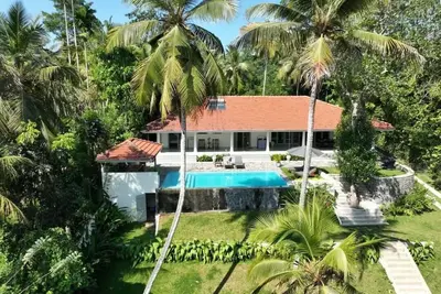 Image de Private villa in quiet area, ideal for family and friends