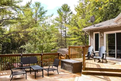 Image de Beautiful 4 bedroom cottage with a Sauna!