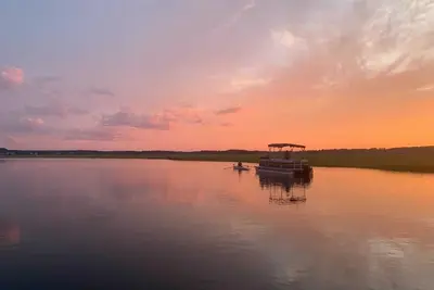 Image de Coastal Cottage on Private Island, overlooking the Essex Great Marsh