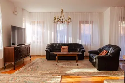 Image de 2bdr Apt in Heart of Old Town - Free Parking