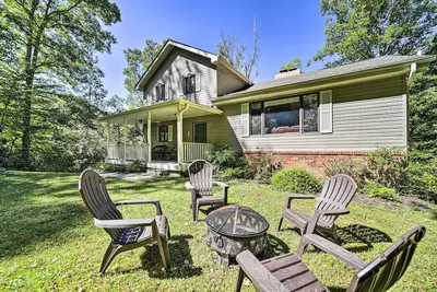 Image de Brevard Retreat ~ 3 Mi to Downtown!