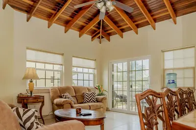 Spacious Ocean View Condo - Gold Standard Approved