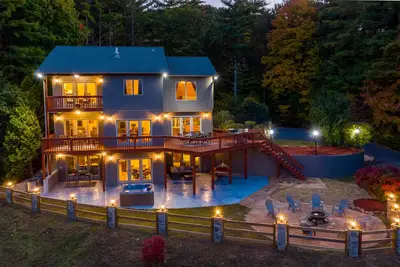 Image de Private Mtn Home with views, Hot Tub, 3 Fireplaces, Steam Shower, Pizza Oven