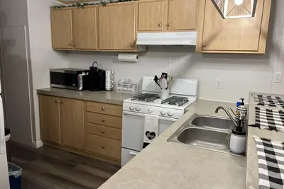 Image de Beautifully Remodeled 2Bed/2Ba in Willow Valley with Lots of Parking