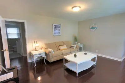 Image de Stay at the Meadows - Remodeled 12 Min to Dt