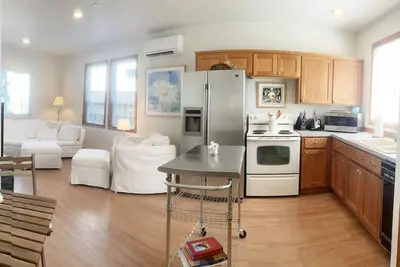 Image de Cozy Cottage settled in the heart of beautiful Yamhill Valley wineries.