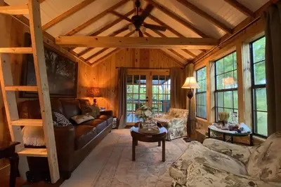 Image de An elegant waterside retreat in the Red Hills