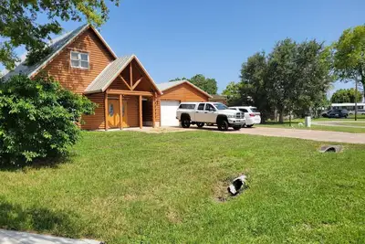 Image de Cabin with Boat Dock