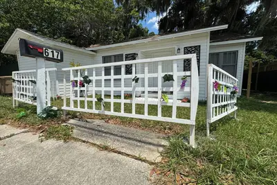 Image de You tube cutest cottage in Ocala Florida