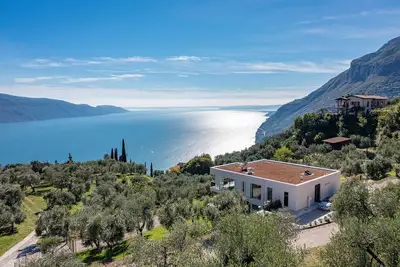 Image de Villa with breathtaking views of Lake Garda