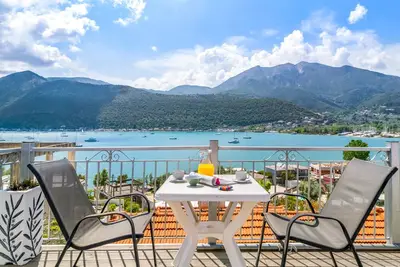 Image de \"Suite avec vue sur la mer\", piscine, terrasses et Wi-Fi partagés.