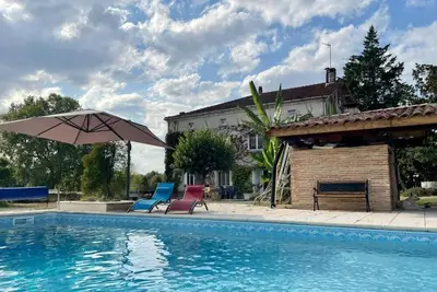 Image de Villa Le parc de Gouts avec piscine, proche de l'étang