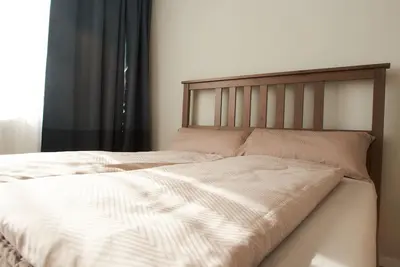 Image de Appartement-Supérieure-Salle de bain privée séparée-Vue sur la cour-2 Zimmer. . .