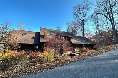 Image de Rustic log cabin on Walloon Lake