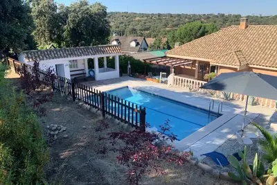 Image de Very bright villa with many spaces outside