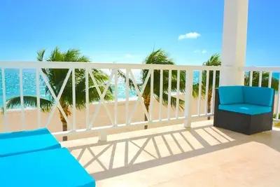 Image de Blue Horizon Villa - Beachfront Villa, Gated Community