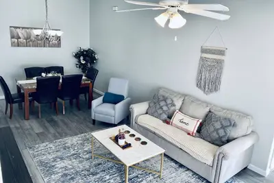 Image de Newly Renovated Cocoa Home