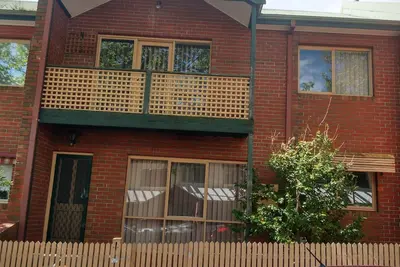 Image de Kensington 3br Townhouse 10min walk Flemington Racetrack & 15min MelbShowground
