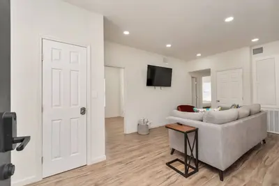 Image de Lovely 6 bed 4 bath - Sleeps 16 - Free Parking