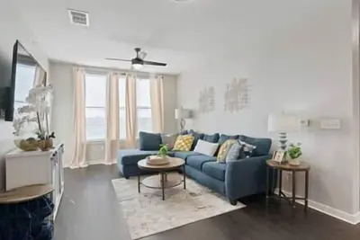 Image de Austin's Serene Views w\/ Large Balcony*Pool