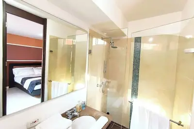 Image de Close to the Bmx track, skatedrome, sports park, major coliseum road the airport