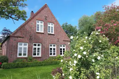 Image de Small farmhouse from 1927 with 1, 600 sqm garden plot, 3 kilometers to the dike