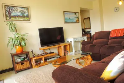 Image de Natural light drenched, clean relaxing one bedroom Apartment