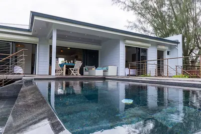 Image de Amazing Waterfront Villa fully equipped w/ infinity pool